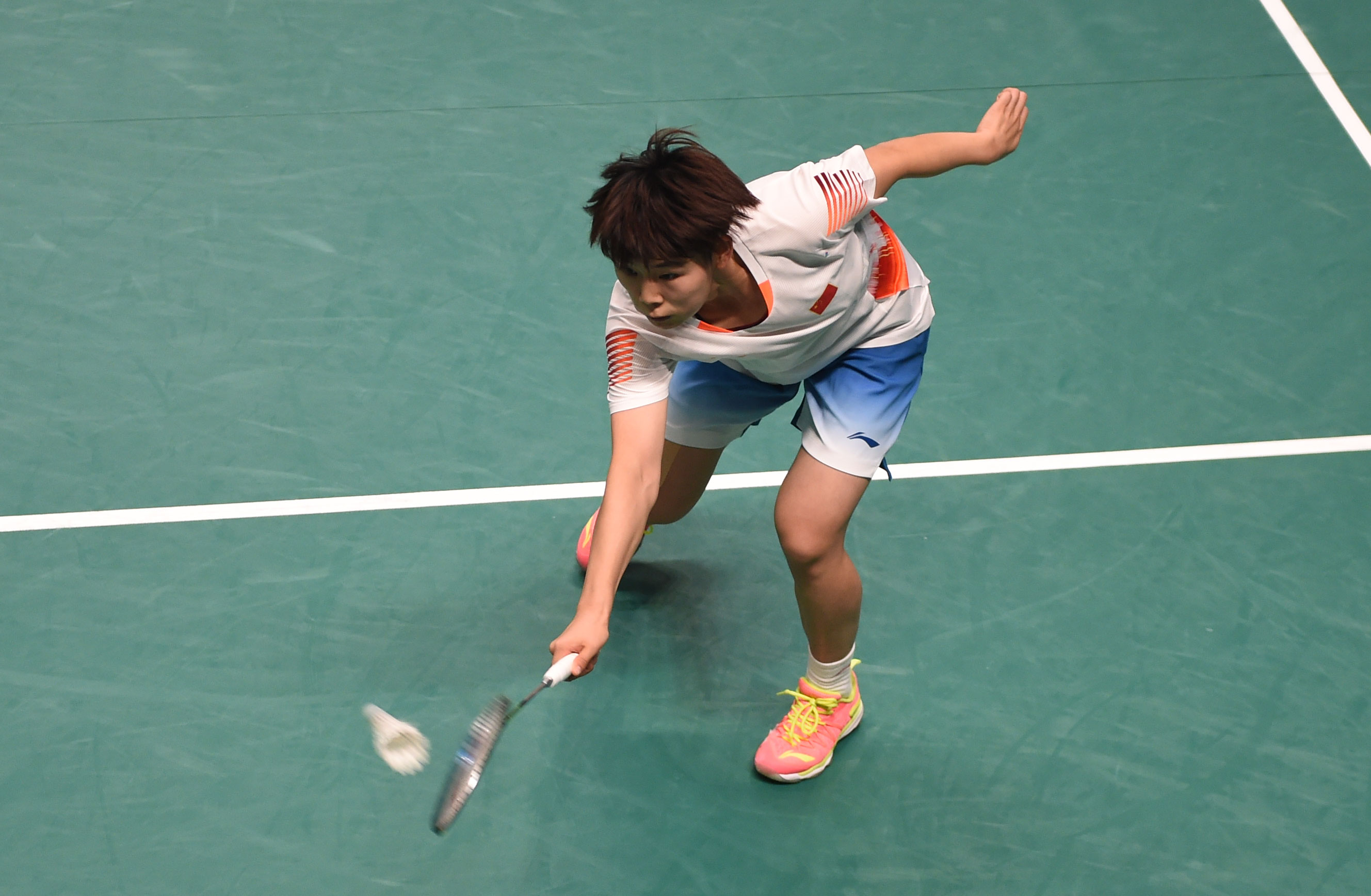 露更像是一 露更像是一